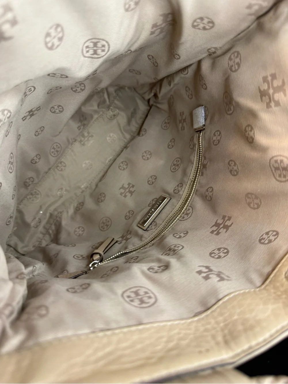 Tory Burch Marion Fold-Over Crossbody Bag | Pebbled Leather | Light Beige/Taupe - Picture 4 of 15